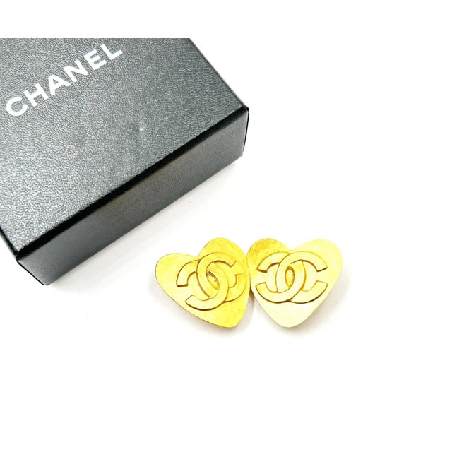 Chanel Vintage Chanel Gold Plated CC Heart Clip on Earrings - 2 Pieces For Sale - Image 4 of 4