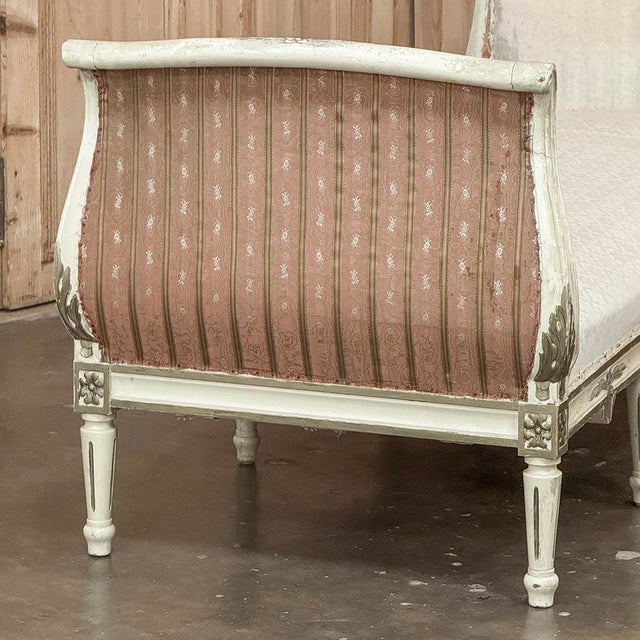 19th Century Swedish Gustavian Painted Canape ~ Daybed ~ Settee For Sale - Image 13 of 18