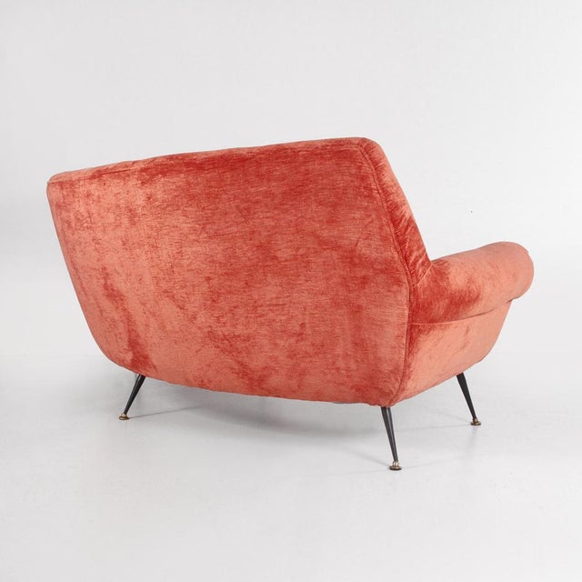 1960s Vintage Coral Velvet Sofa, 1960s For Sale - Image 5 of 12