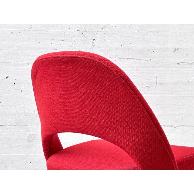 Vintage Executive Chair with Red Fabric Upholstery by Eero Saarinen for Knoll International, 1960s For Sale - Image 12 of 16