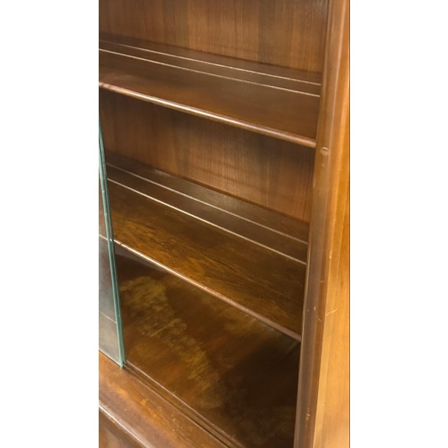 Wood Mid 20th Century Modern Walnut China Cabinet With Sliding Glass Doors and Brass Hardware. For Sale - Image 7 of 7