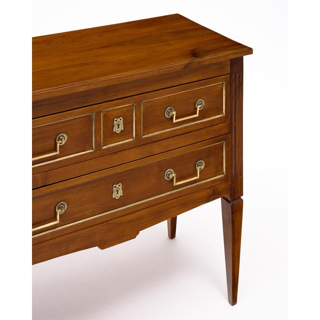 French Louis XVI Directoire Walnut Commode With Brass Inlay, Rhône Valley, Circa 1920 For Sale - Image 4 of 9