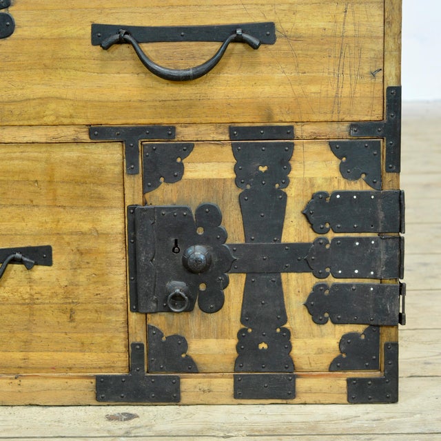 Japanese Tansu Chest of Drawers, 1870 For Sale - Image 13 of 16
