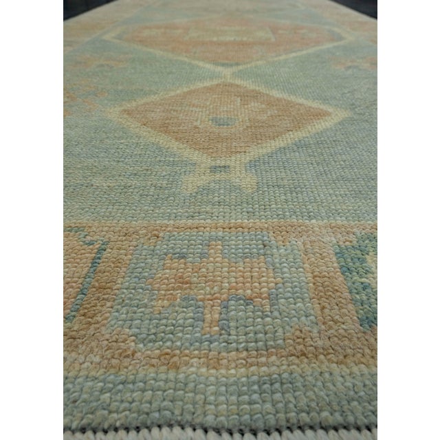 Early 21st Century Turkish Oushak Rug 3'10" x 9'5" #18041 For Sale - Image 5 of 8
