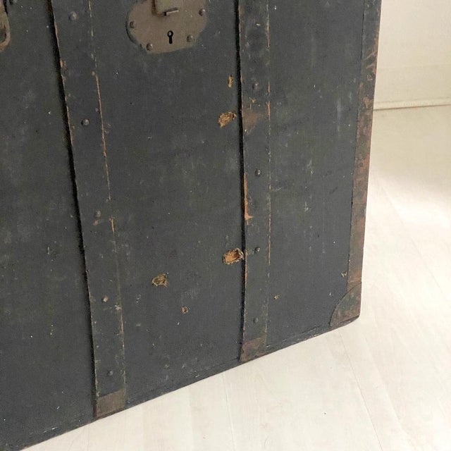 Vintage Travel Trunk, 1890s For Sale - Image 5 of 11