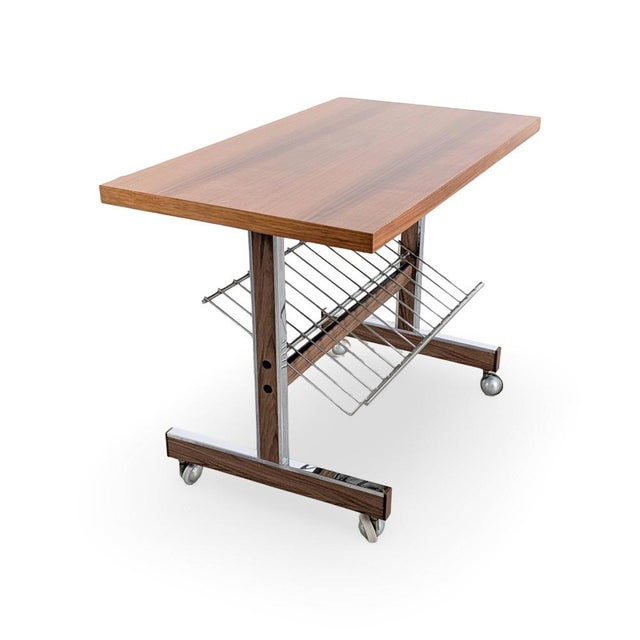 Mid-Century Modern Coffee Table in Teak For Sale - Image 5 of 9