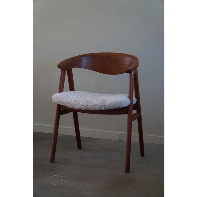 Gold Mid-Century Danish Model 52 Armchair in Teak attributed to Erik Kirkegaard for Høng, 1960s For Sale - Image 8 of 12