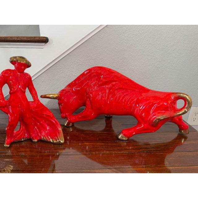 Mid-Century Modern Large Pair of 1950s MCM Glossy Firehouse Red and Gilded Kt Gold Paint Accents Ceramic Fighting Bull and Matador Figurines For Sale - Image 3 of 12