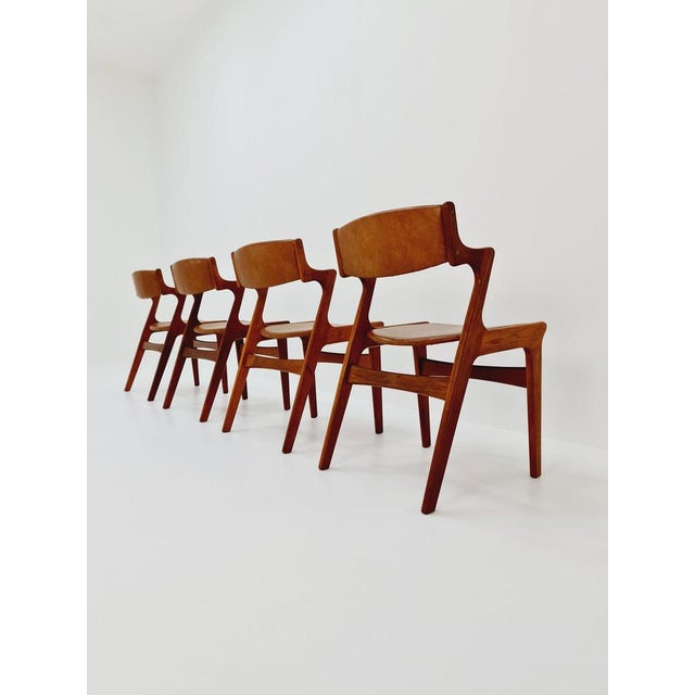 Mid Century Danish solid teak dining Chairs by Nova , 1960s It is in perfect vintage condtion, however, as with all...
