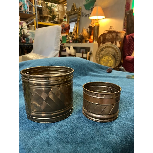 1970s Pair of Small Brass Decorative Catchalls For Sale - Image 4 of 10