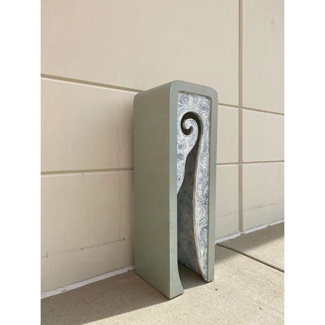 1980s Postmodern Sculptural Whimsical Waterfall Edge Pedestal With Vase For Sale - Image 4 of 7