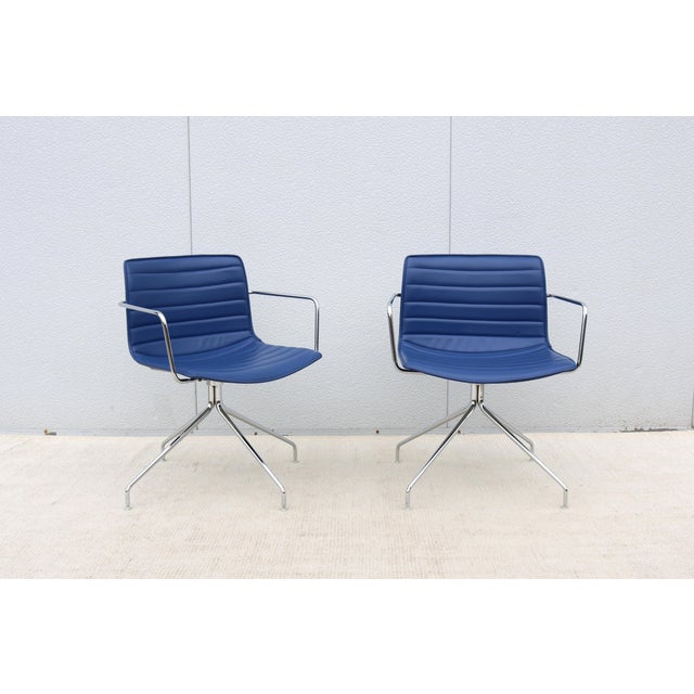 Mid-Century Modern Italian Modernism Lievore Altherr Molina for Arper Catifa Swivel Chairs - A Pair For Sale - Image 3 of 18