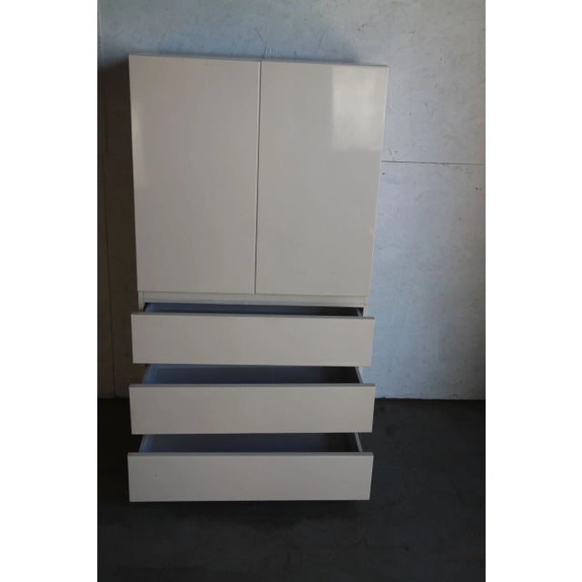 1970s 1970s White Lacquered Bedroom Entertainment Center With 3 Draws Attributed to Milo Baughman For Sale - Image 5 of 7