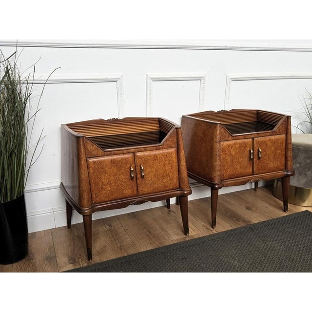 1950s Mid-Century Art Deco Italian Nightstands in Walnut and Glass Top, 1950s, Set of 2 For Sale - Image 5 of 10