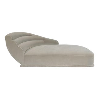 Hollywood Regency Style Taupe Velvet Chaise Longue attributed to Promemoria, Italy, 2000s For Sale