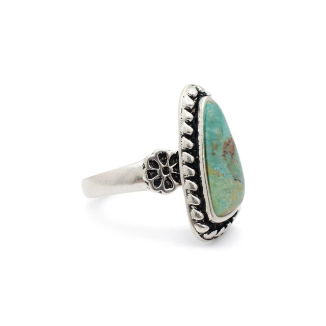 Vintage 925 Sterling Silver Roped Turqouise Cocktail Ring For Sale - Image 4 of 8