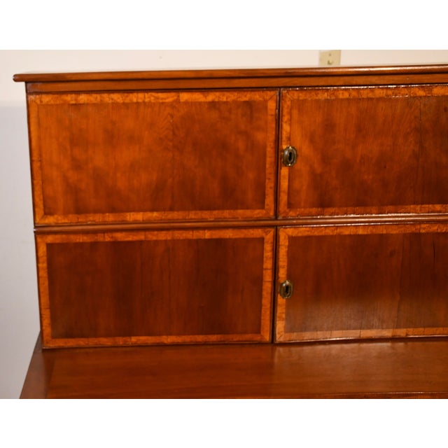 19th American Federal Mable Wood Secretary Desk With Bookcase Top c.1870 For Sale - Image 4 of 18