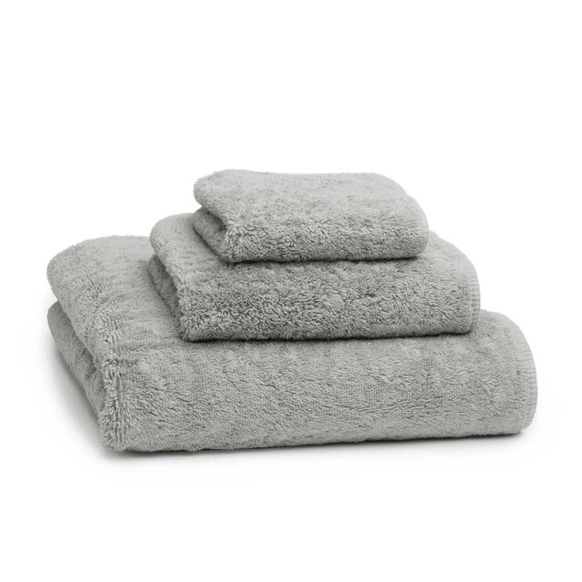 Our Prestige Garment Washed Towels represent the pinnacle of refined comfort. Constructed from 100% extra long staple...