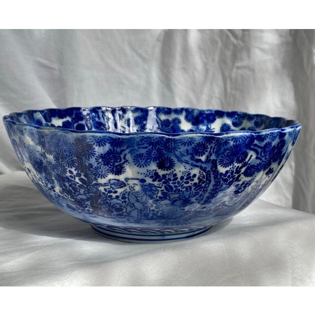 Late Qing Chinese Blue & White Porcelain Phoenix Bowl – 9.5” Scalloped Rim – Hand Painted, C. 1875–1908 For Sale - Image 4 of 15