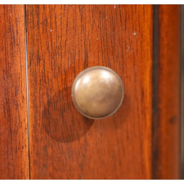The Round Tray Top Mahogany Display Table from Niagara Furniture is an exercise in elegance. The sweeping mahogany legs...