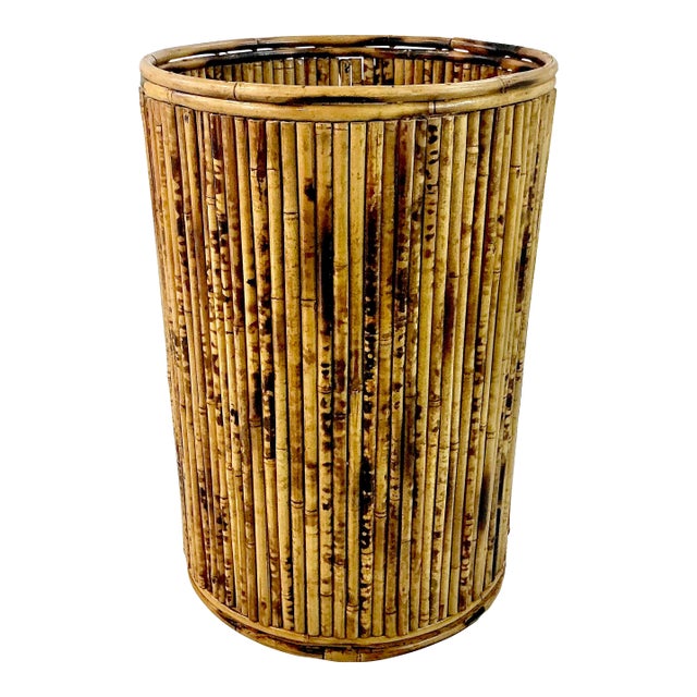 1970s Vintage Chinoiserie Boho Chic Coastal Scorched Burnt Bamboo Reed Hamper For Sale