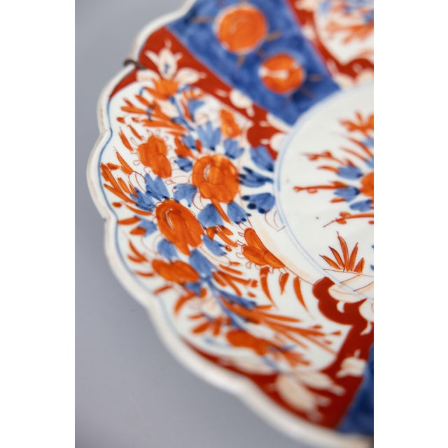 Antique 19th Century Japanese Meiji Period Imari Scalloped Charger Plate For Sale - Image 4 of 7
