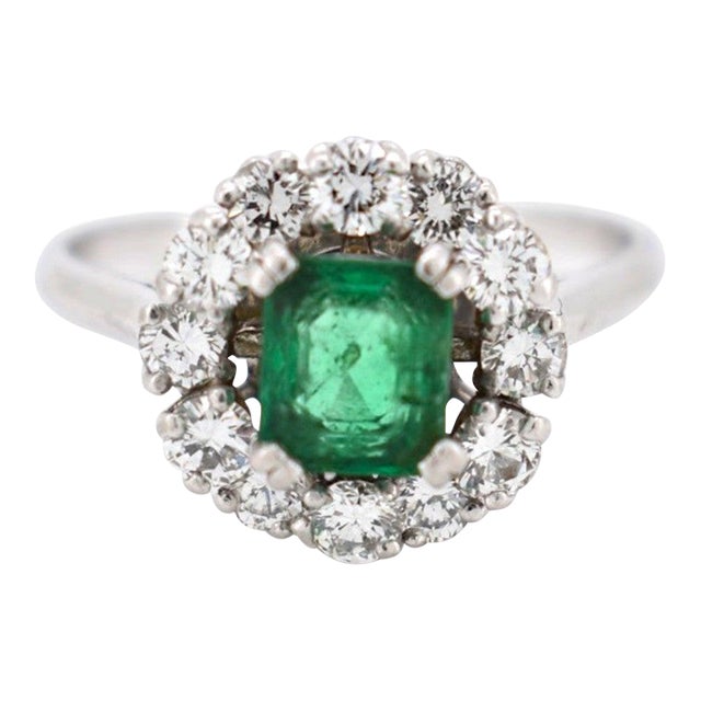 Late 20th Century Mellerio Platinum Daisy Ring - 1ct Natural Emerald & Diamonds - Signed, Size 8.5 For Sale