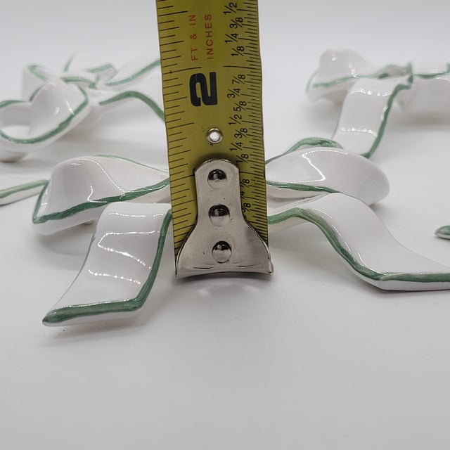 Vintage 5 Ceramic Bows Majolica Green Rim Knife Holder Rests Table Decor For Sale - Image 6 of 8