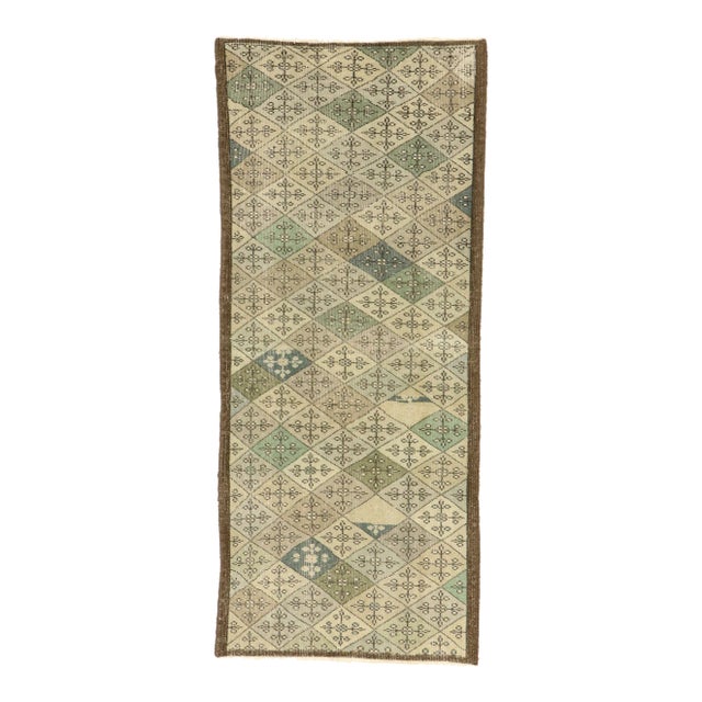 Vintage Turkish Sivas Rug - 02'09 X 06'05 For Sale