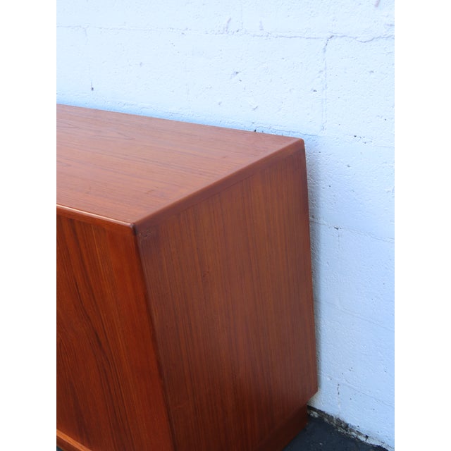 Danish Modern Bow Front Tambour Doors Dresser Sideboard Tv Media Console 6677 For Sale - Image 18 of 18