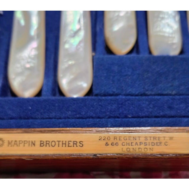 Late 19th Century Antique Victorian Mappin Brothers Cased 24-Piece Mother of Pearl Fruit & Dessert Cutlery Service For Sale - Image 5 of 10
