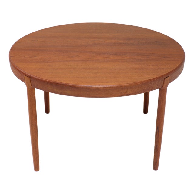 Danish Extendable Round Dining Table in Teak, 1960s For Sale