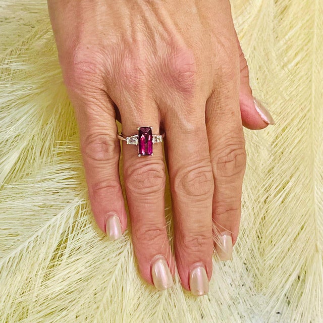 2010s Natural Tourmaline White Sapphire Ring 7 14k W Gold 3.57 TCW Certified For Sale - Image 5 of 9