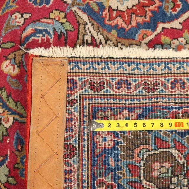 Red Keshan Dabir Rug in Wool For Sale - Image 8 of 9