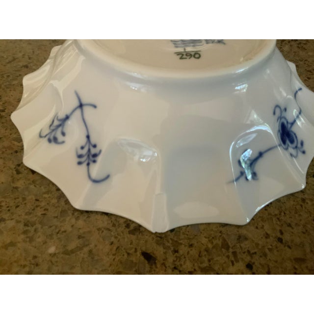 Traditional 1950s Royal Copenhagen Blue Fluted 16 Point Bowl 290 For Sale - Image 3 of 6