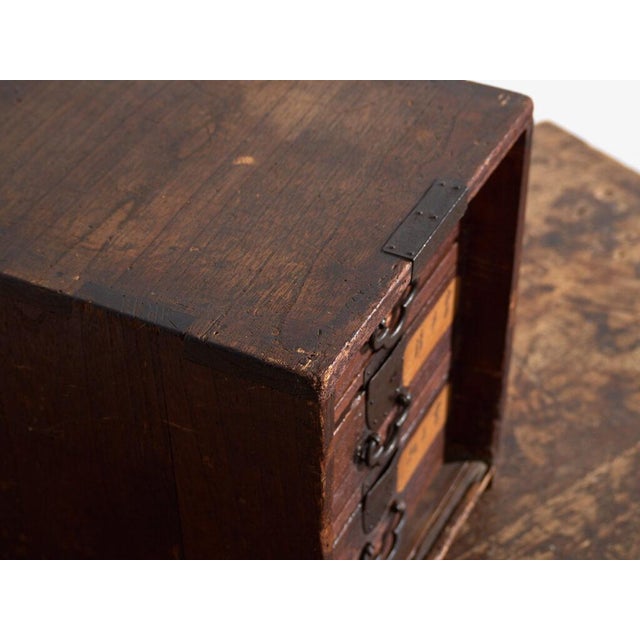 Small Japanese three-drawer chest (ko-dansu) in paulownia wood, originating from Japan and dating from the Meiji period...