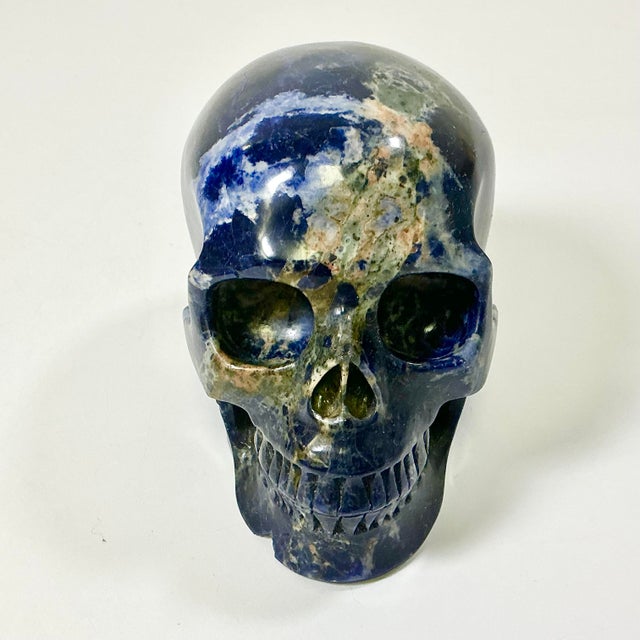 1970s 1970s Vintage Abstract Expressionism Boho Chic Hand Carved Navy Sodalite Stone Skull Sculpture, Halloween For Sale - Image 5 of 15