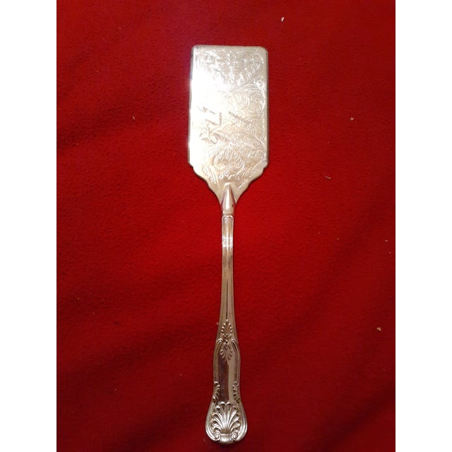 English Vintage Sheffield Silverplated Ornate Cake Server For Sale - Image 3 of 7