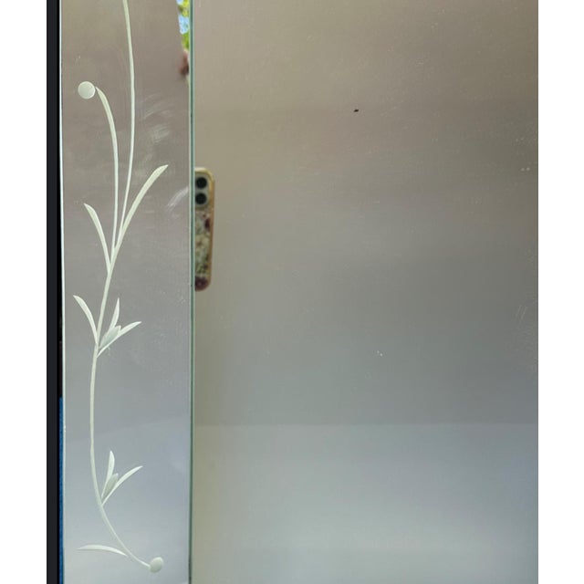 Mid-Century Art Deco Venetian Etched Wall Mirror. For Sale - Image 4 of 8