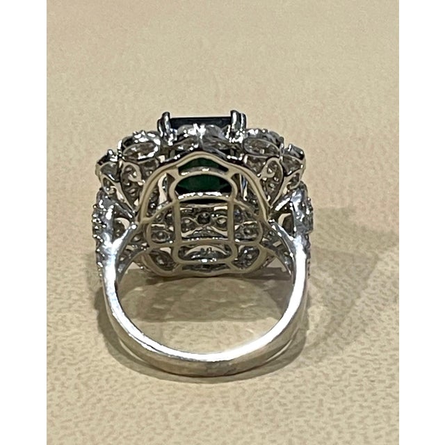 Gemstone 6.5 Carat Green Tourmaline & 4.2 Carat Diamond Cocktail Ring 18 Karat White Gold For Sale - Image 7 of 18