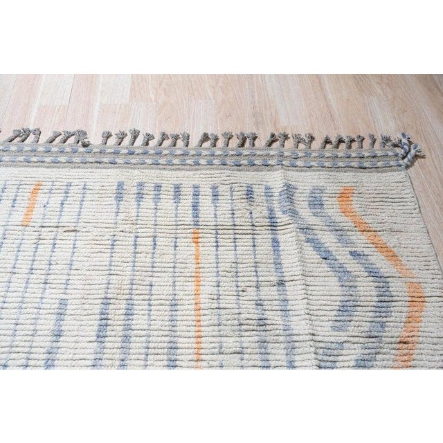 Contemporary 9x12 Gray Hand-Knotted Wool Linear Tribal Motifs Modern Carpet Rug For Sale - Image 3 of 10