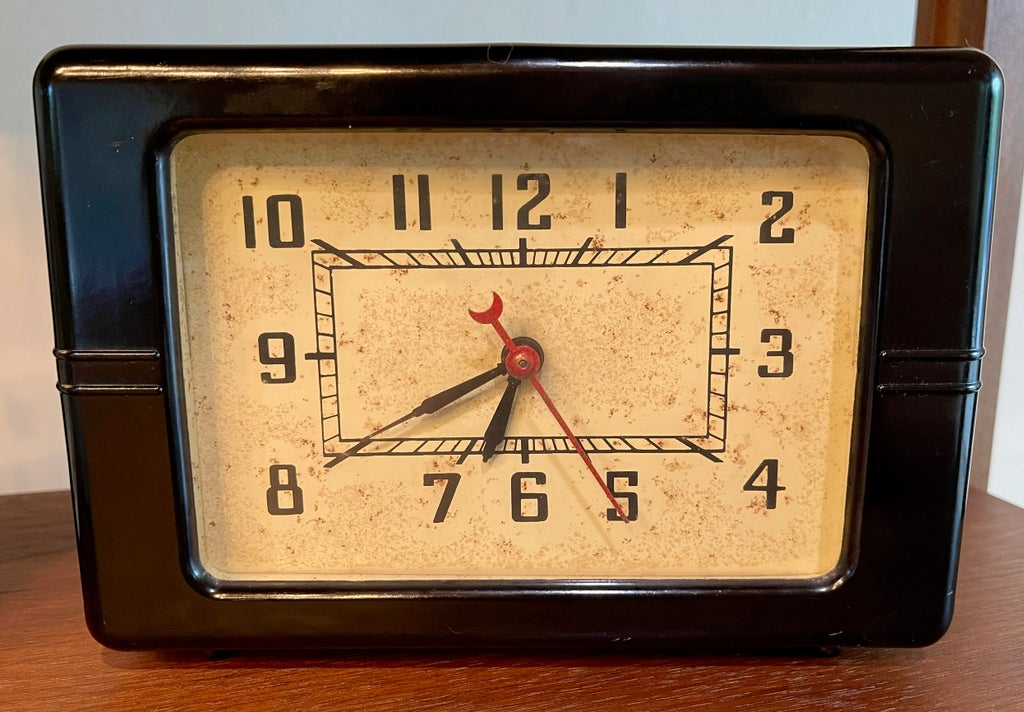 1930's Art Deco Bakelite Clock | Chairish