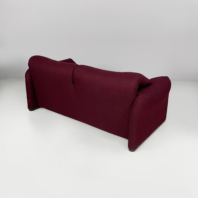 Cassina Modern Italian Brown Fabric Sofa by Vico Magistretti for Cassina, 1970s For Sale - Image 4 of 12