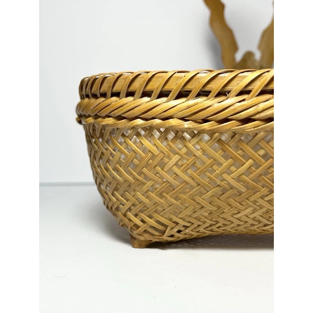 1970s Vintage American Handmade Woven Rattan Wicker Gathering Handled Basket For Sale - Image 5 of 11