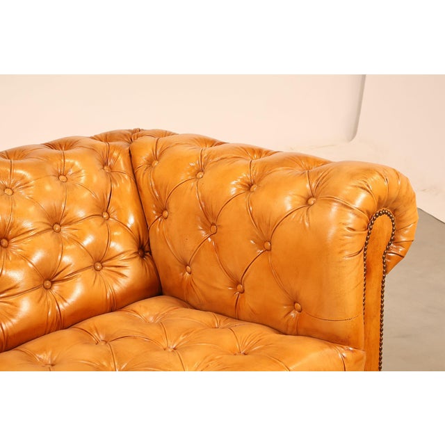 English Traditional Style Leather 'Cheyenne' Chesterfield Sofa For Sale - Image 4 of 18