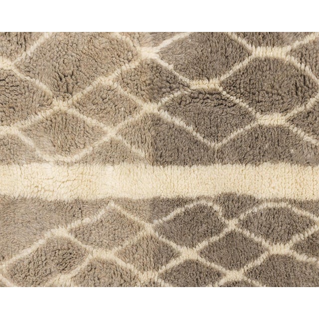 Textile Oversize Honeycomb Trellis Hand-Knotted Wool Rug | 12'10" X 9'8" | One of a Kind For Sale - Image 7 of 9