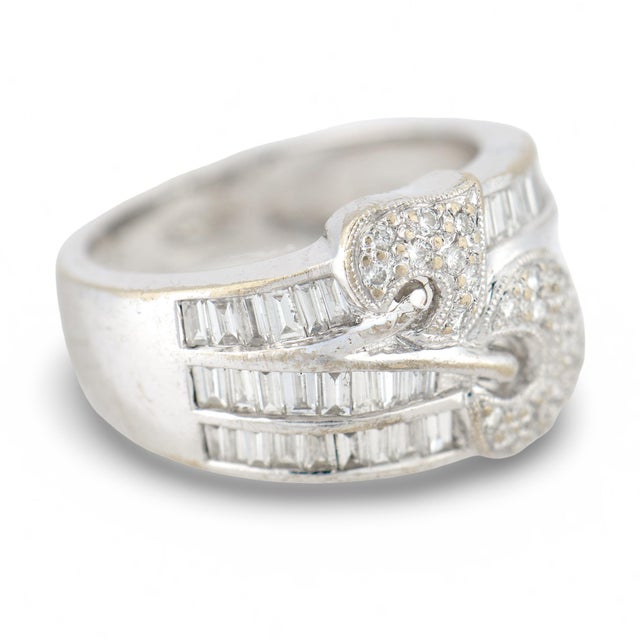 1980s Vintage Diamond 18k White Gold Ring, Size 6 For Sale - Image 5 of 5