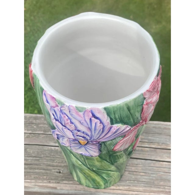 Italian Majolica Iris Vase For Sale In Greenville, SC - Image 6 of 7