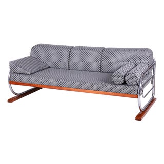 Bauhaus Sofa in Chrome and Beech from Robert Slezak, Czech, 1930s For Sale