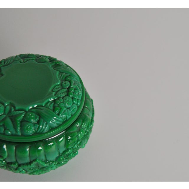 Gemstone Emerald Green Malachite Glass Trinket Box, 1950s-1960s For Sale - Image 7 of 9